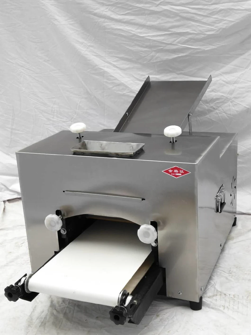 Easy Operation Chapati Gyoza Siomai Wrapper Making Machine